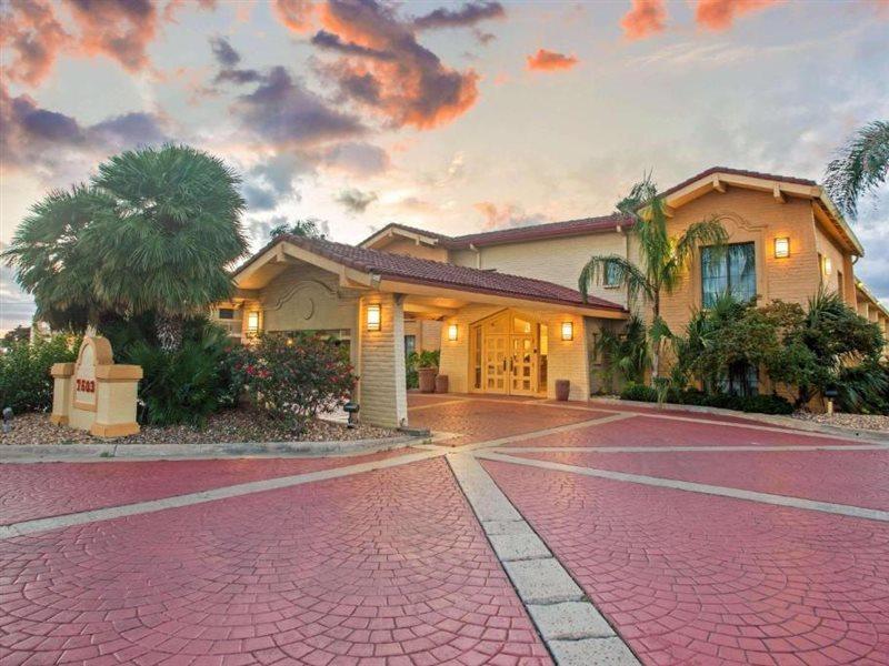 La Quinta Inn By Wyndham Виктория Екстериор снимка