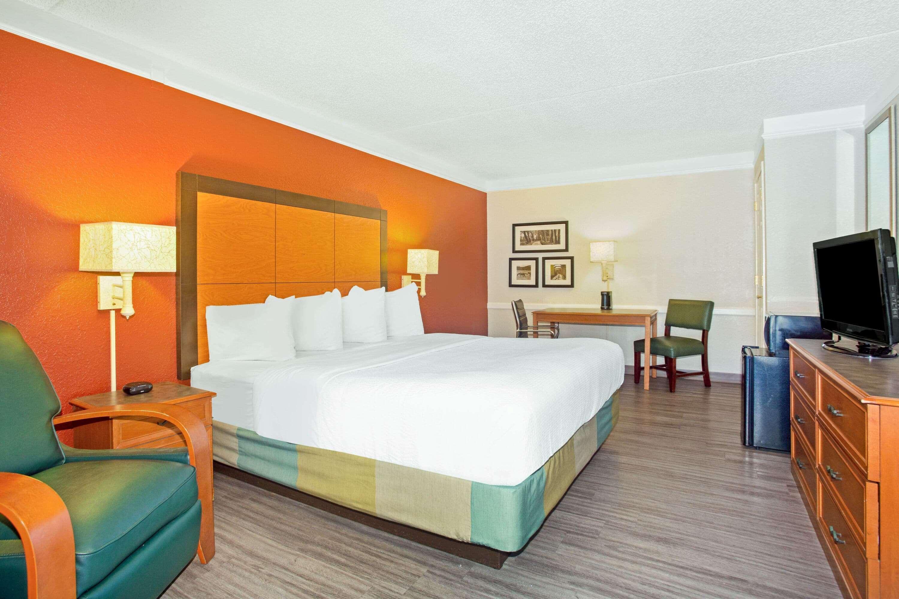 La Quinta Inn By Wyndham Виктория Екстериор снимка