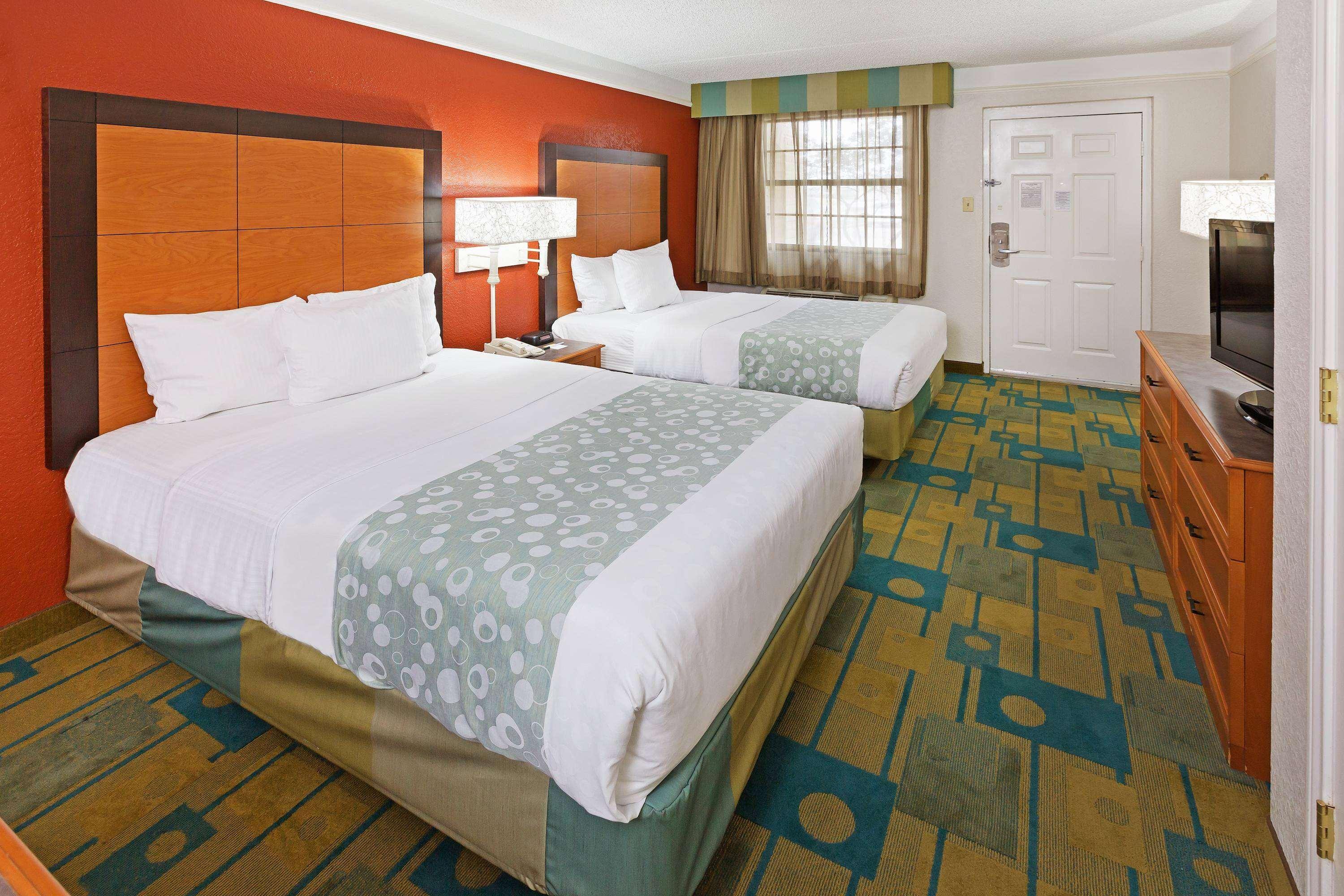 La Quinta Inn By Wyndham Виктория Екстериор снимка