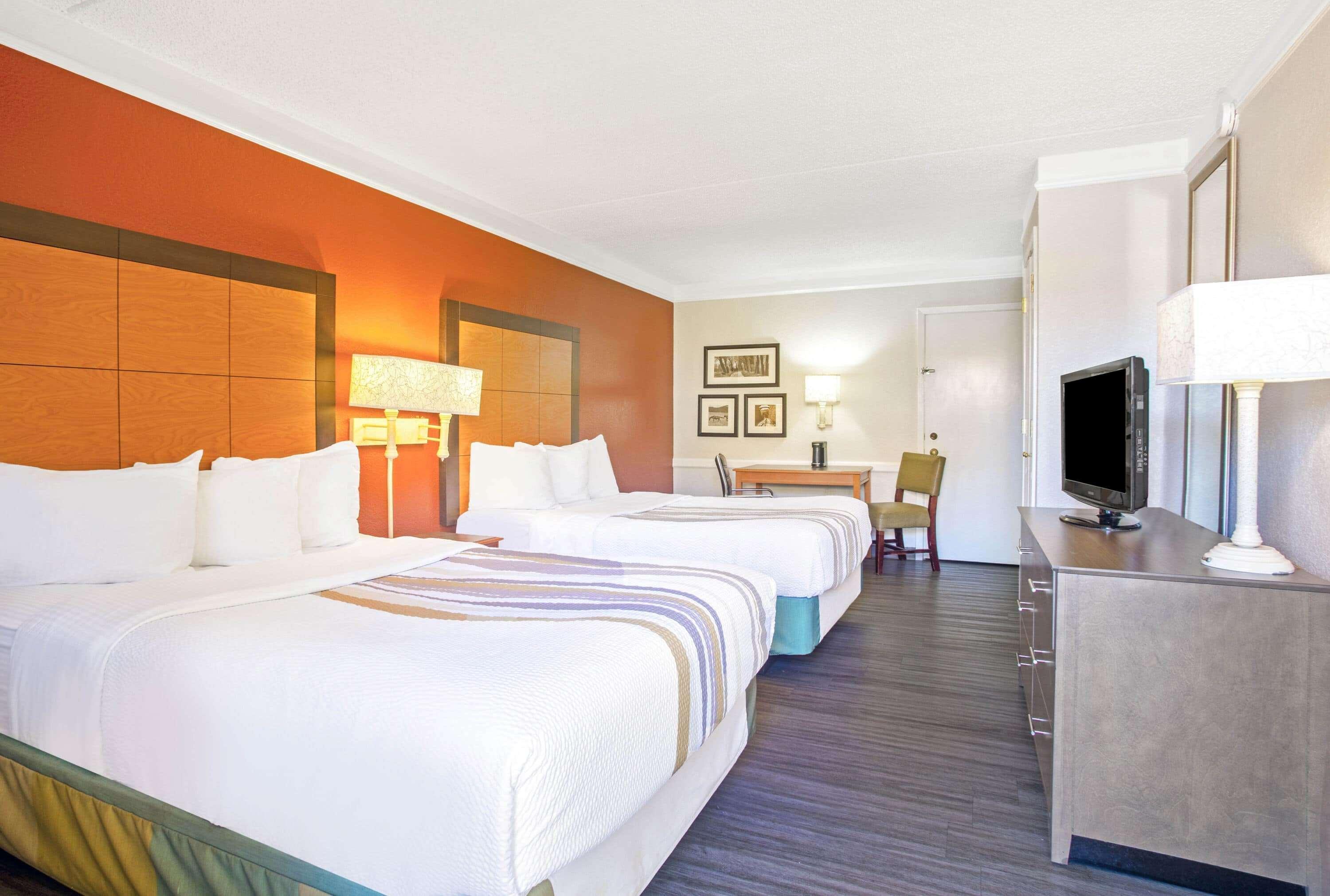 La Quinta Inn By Wyndham Виктория Екстериор снимка