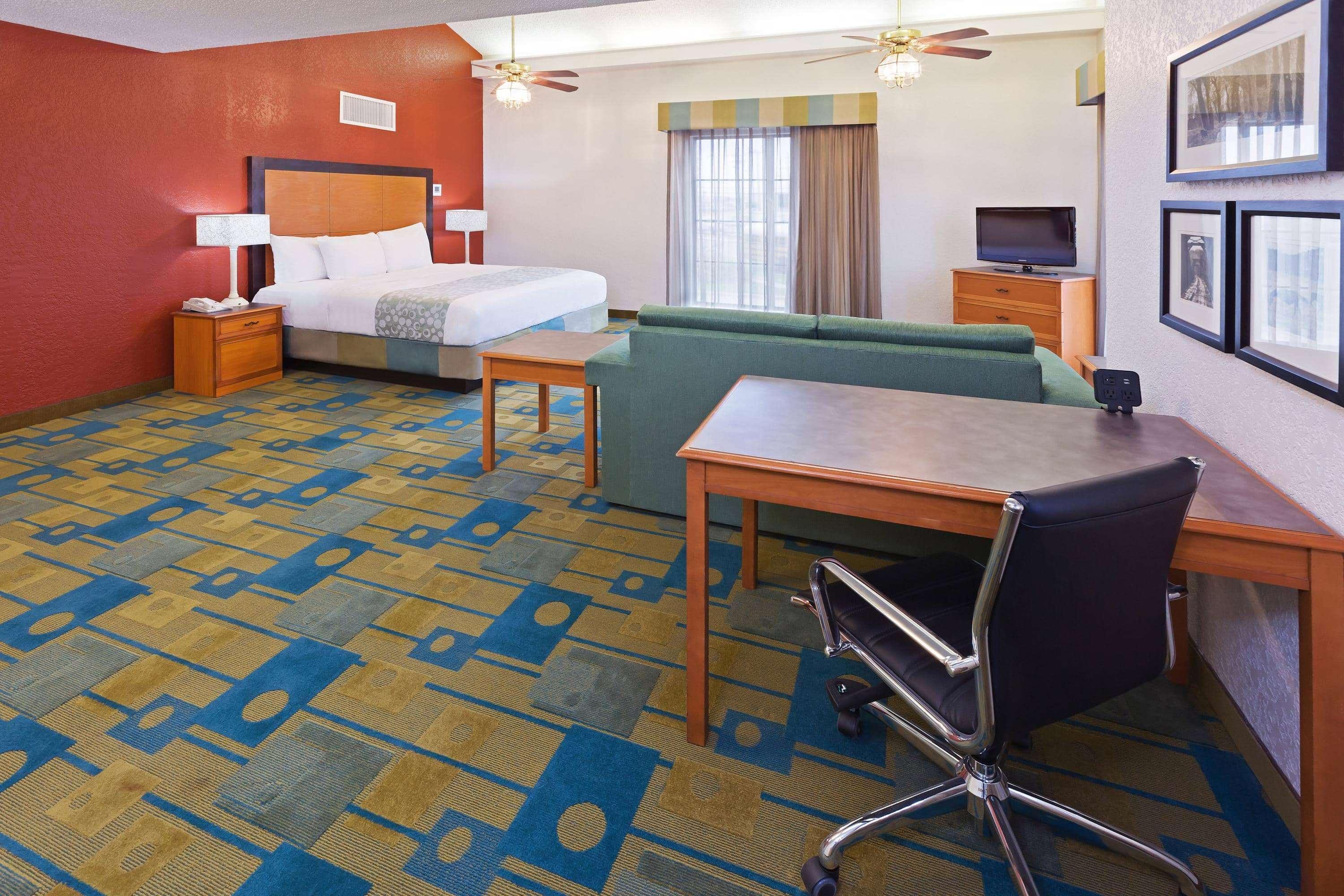 La Quinta Inn By Wyndham Виктория Екстериор снимка