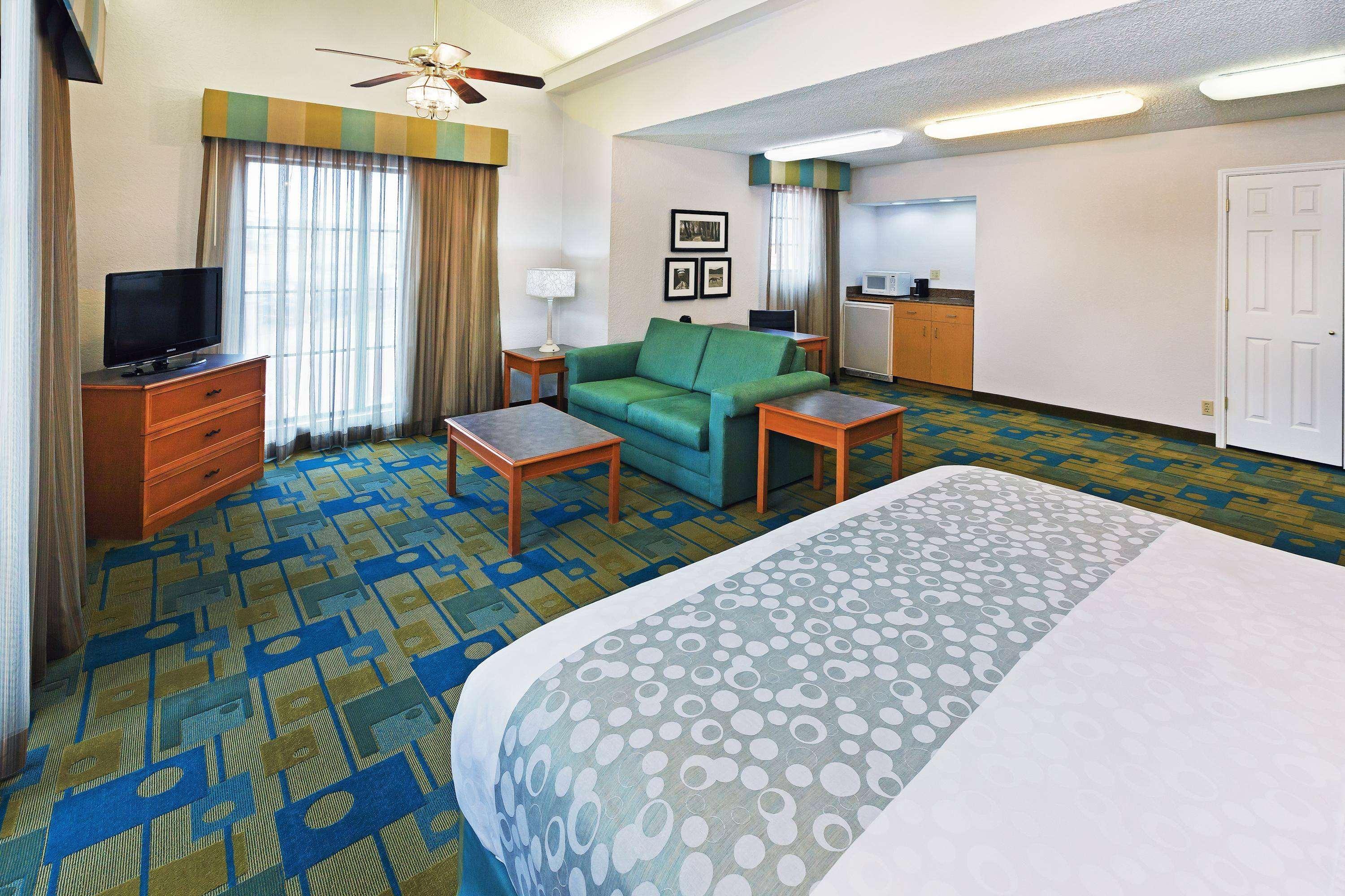 La Quinta Inn By Wyndham Виктория Екстериор снимка