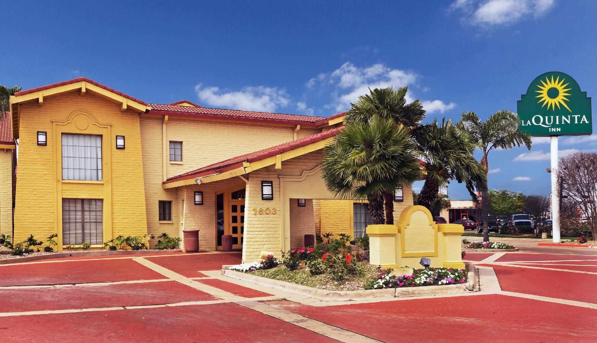 La Quinta Inn By Wyndham Виктория Екстериор снимка