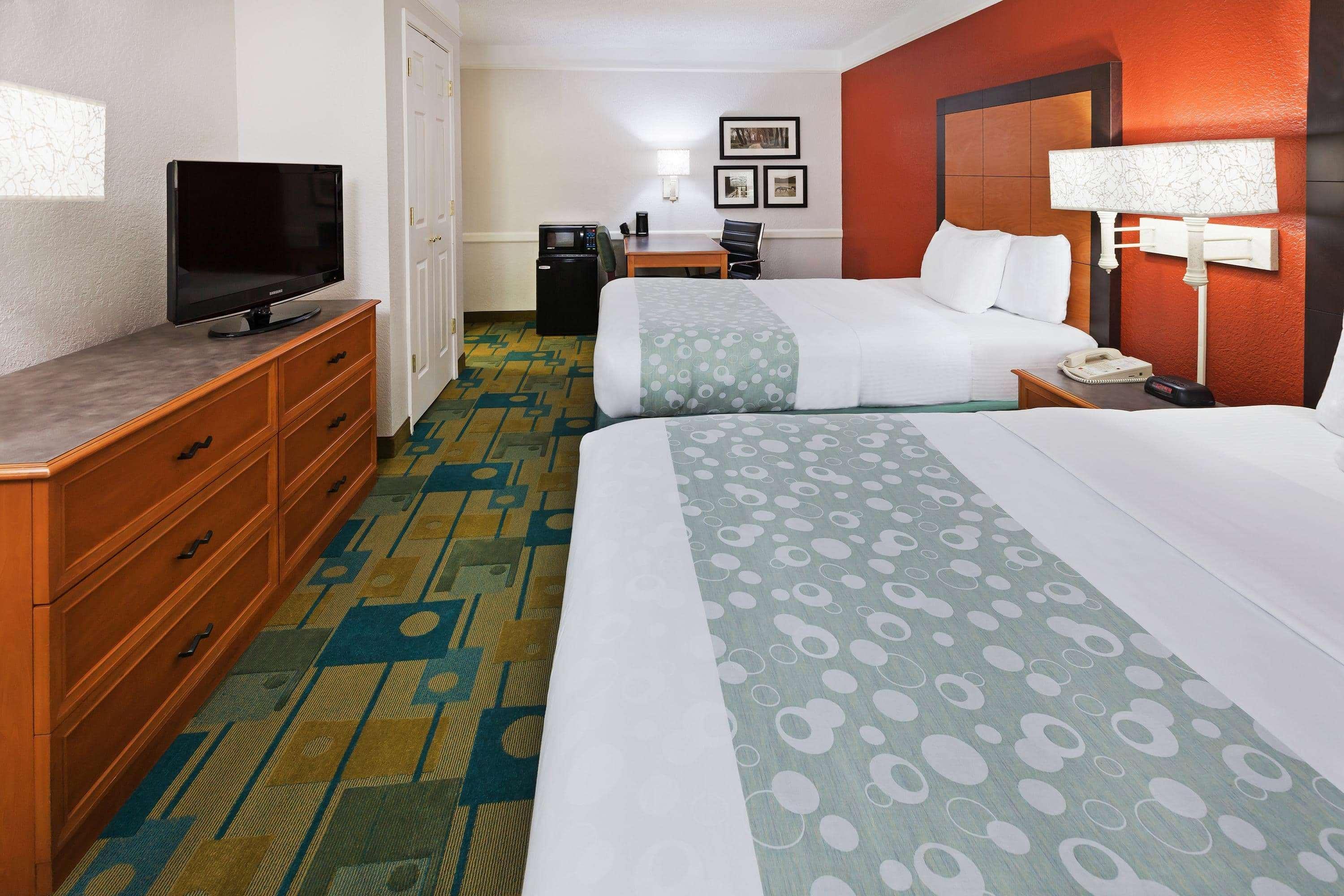 La Quinta Inn By Wyndham Виктория Екстериор снимка