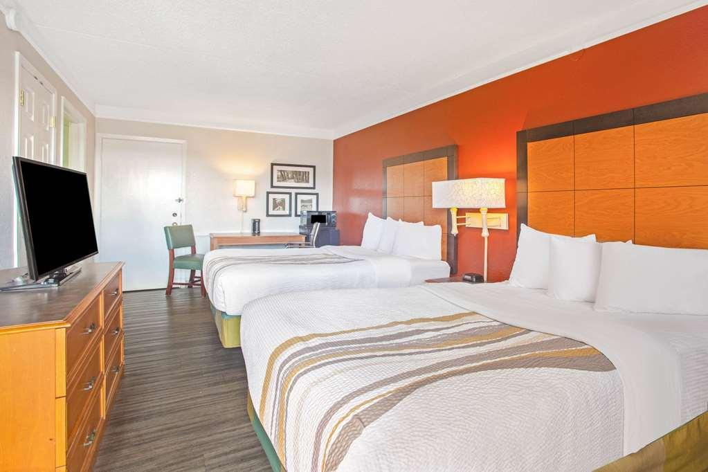 La Quinta Inn By Wyndham Виктория Стая снимка