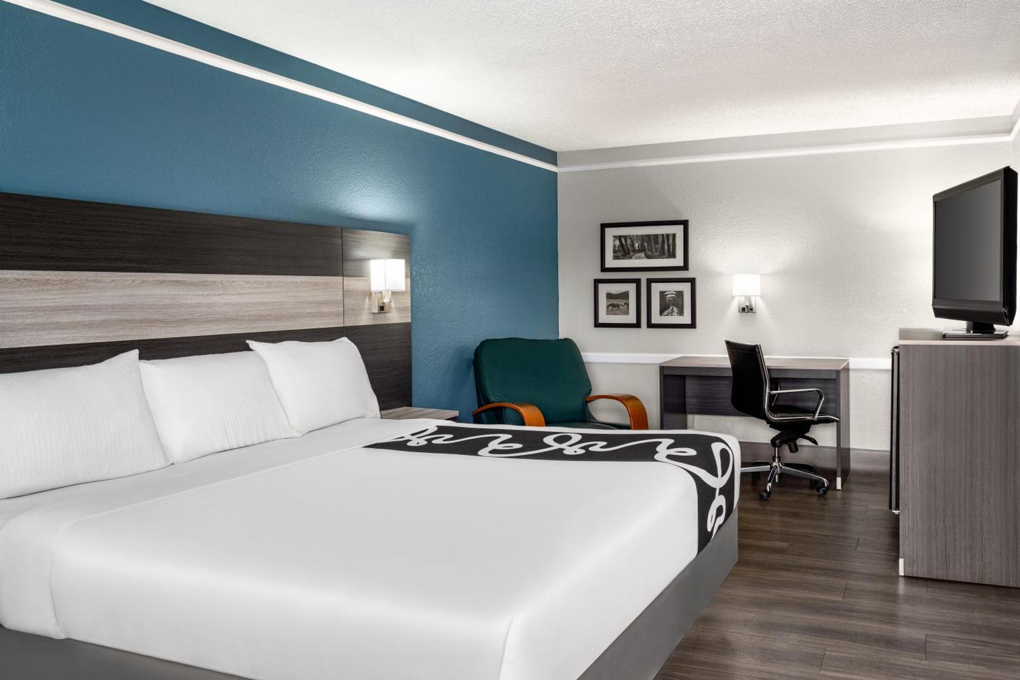 La Quinta Inn By Wyndham Виктория Екстериор снимка