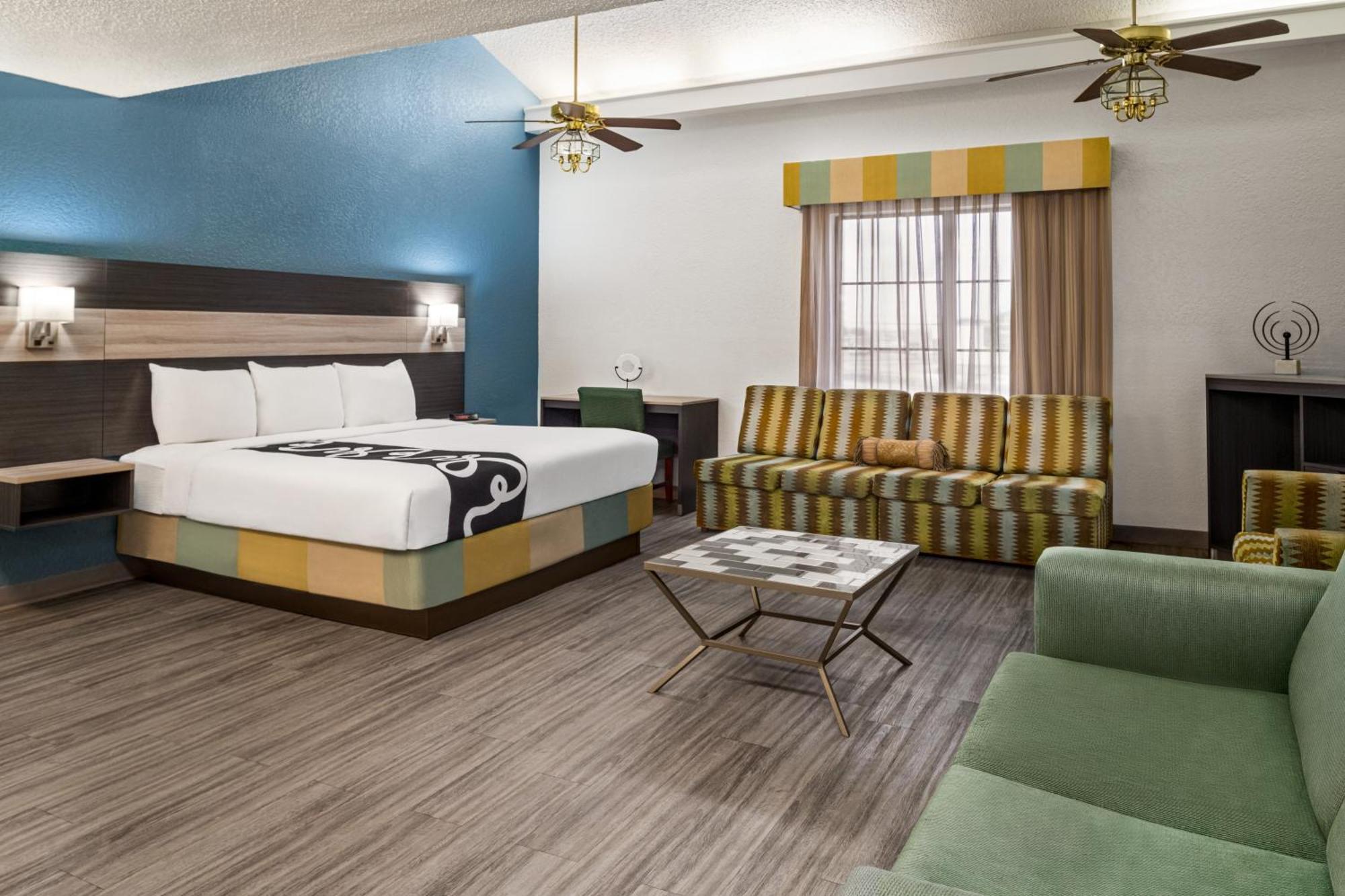 La Quinta Inn By Wyndham Виктория Екстериор снимка