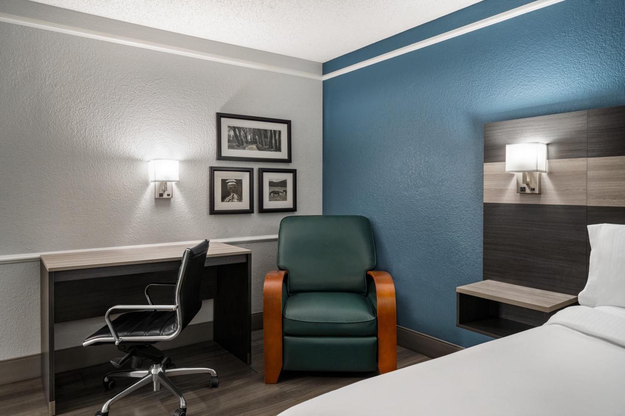 La Quinta Inn By Wyndham Виктория Екстериор снимка