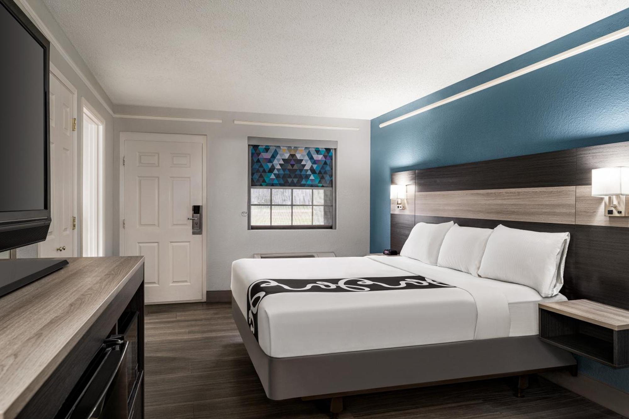 La Quinta Inn By Wyndham Виктория Екстериор снимка