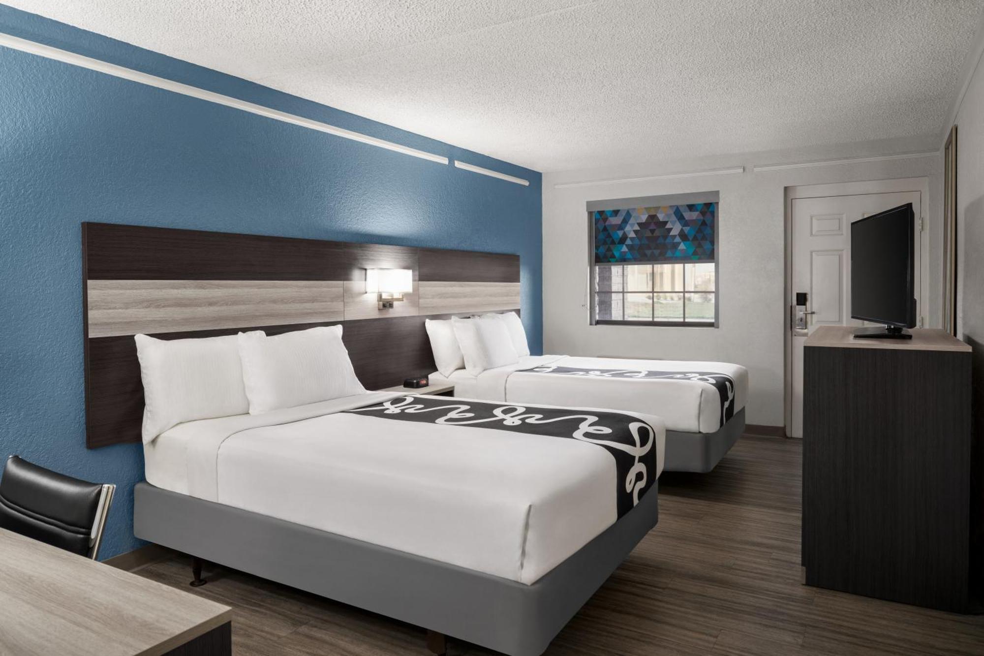 La Quinta Inn By Wyndham Виктория Екстериор снимка